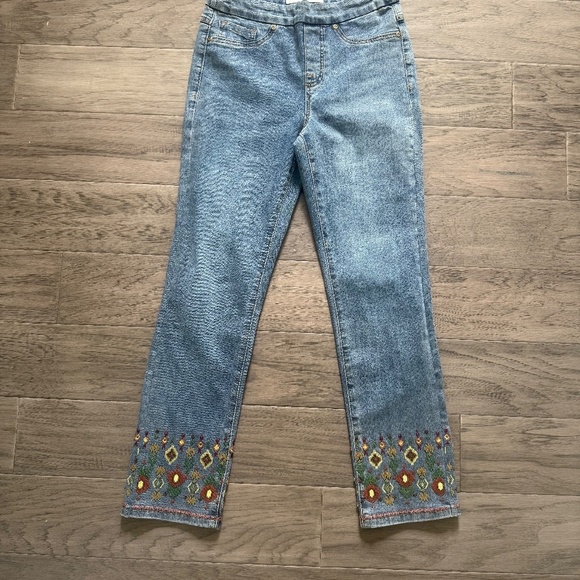 Tribal Jeans | Size 2 | Embroidered Hem Denim Jeans - Picture 3 of 8